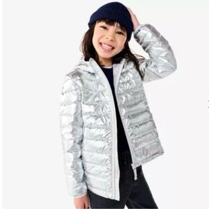 NWT Primary Kids Lightweight Puffer Jacket Silver Foil Metallic size 6 - 7